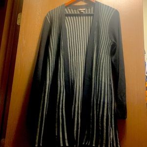 A size extra large from the brand BY design.